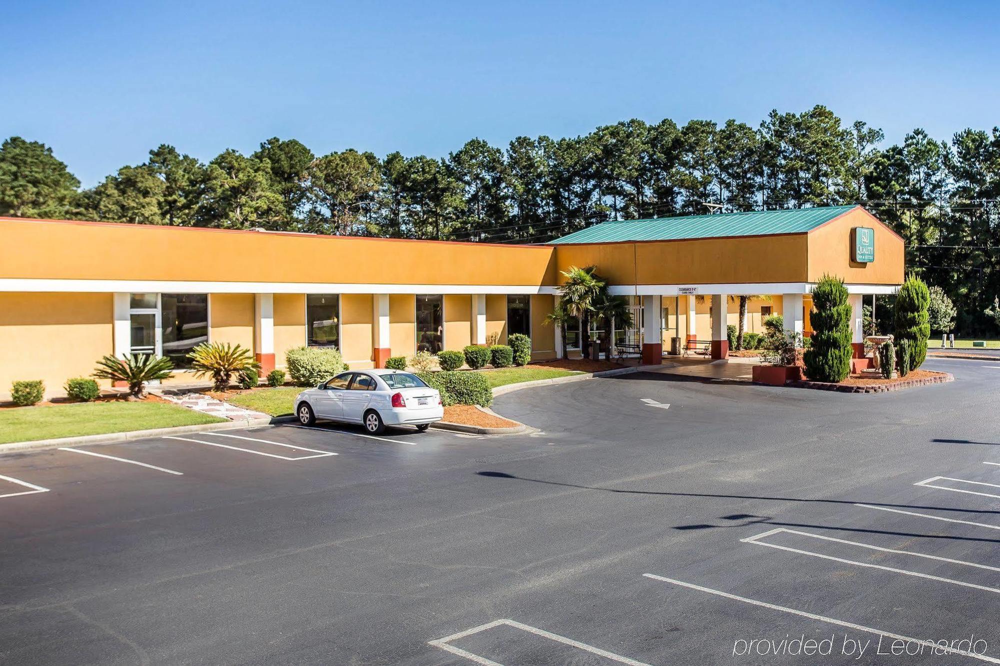 Baymont By Wyndham Walterboro Hotel Exterior photo